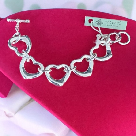 Atterri New Silver Heart Link Bracelet - Picture 5 of 5
